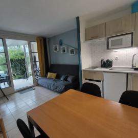 Studio 4 pers / terrasse / espace aquatique, Hotel in Talmont
