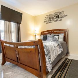 Private 1 Bed 1 Bath Orlando Oasis Shopping and Parks Nearby
