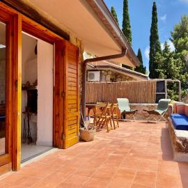 Casa sul Poggio Pertuso con ampia terrazza panoramica sulla Laguna di Orbetello e Monte Argentario, hotel a Cala Galera