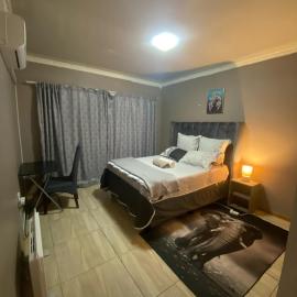 20 Ernest self catering、Beaconsfieldのホテル