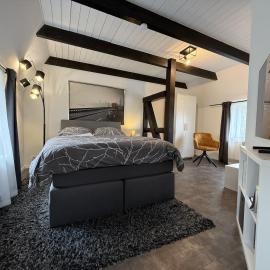 Fachwerkhaus mit 2 getrennten Schlafzimmern, Wohnzimmer und Küche