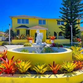 Golden Palms House, hotel em Orange Hill