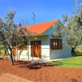 Holiday Home Zemljak, hotel in Sukošan