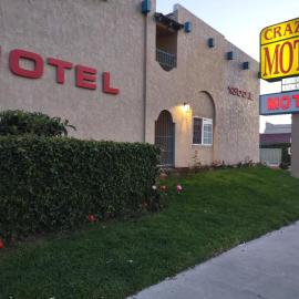 Crzy 8 Motel – hotel w mieście Orange
