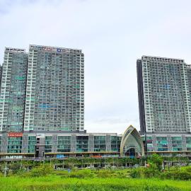 Spacious Apartment Walk to IOI City Mall Putrajaya Free Parking, hotelli kohteessa Putrajaya