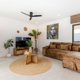 Villa Elsa with Garden -Included Airport pick up, hotel di Ban Thung