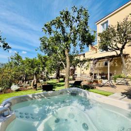 YourHome - Antico Casale Sorrentino & Suite, hotel em Meta