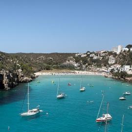 Apartamento con jardín privado en Menorca, hotel in Cala en Porter