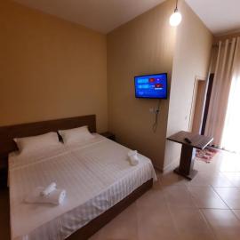 Hotel & Restorant Vjosa、Tepelenëのホテル