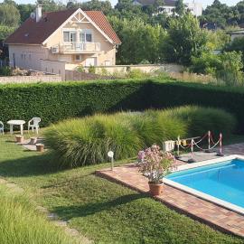 Főnix Üdülőház Zamárdi, hotel v destinaci Zamárdi