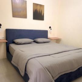Aysee Homestay Syariah, hotel sa Kertosobo