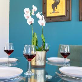 Modern Townhouse with pool ten minutes Limassol Center, hotel a Limassol