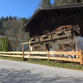 Lederer Häus'l, Ferienwohnungen, hotel in Ellmau