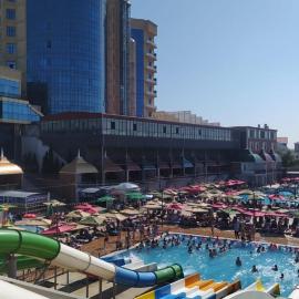 Spring Hotel, hotel en Novxani