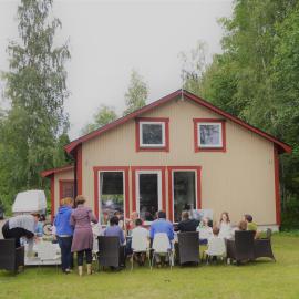 Spacious home in a tranquil village setting, хотел в Ockelbo
