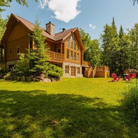L'Echo des Bois - Private Hot tub & Sauna, hotell sihtkohas Mille-Isles