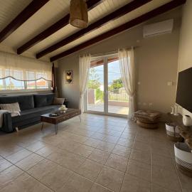 Lithos Apartment