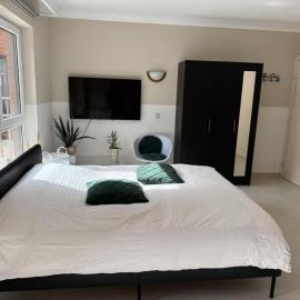 Petit studio charmant rénové fully renovated studio 1 min from the beach at St-Idesbald Koksijde, Hotel in Koksijde
