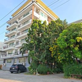 Phuengthong Building Mega Bangna