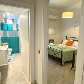 AGATHEA APARTMENT - Central Location, Just 50m from the Sea - Nettuno, hotel in Nettuno