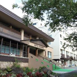 Hotel Sunbird, מלון במינקמי