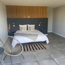 Santa Giulia Camara - Lecci Lodge – hotel w mieście Lecci