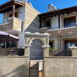 Villa Moné, hôtel à Koskinou