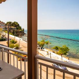 Dina Apartments, hotel di Fanárion