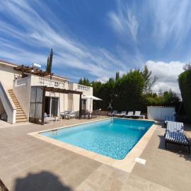 Villa Arfa, hotel sa Peyia