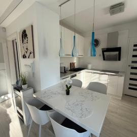 Belvárosi Luxus Apartman, hotel in Baja