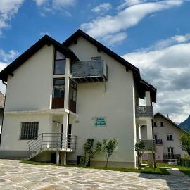 Julian Manor apartments
