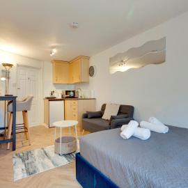 Pass the Keys Stylish and modern apartment