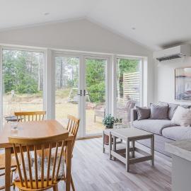 Väddö에 위치한 호텔 Cozy 2BR Retreat by the Sea