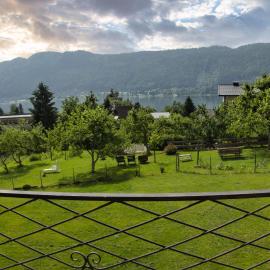 Luxescape- Seeblick- Ossiachersee- Aussicht- Natur- Radfahren- Ruhe