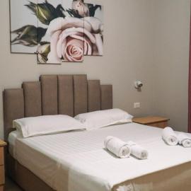 Oaz Guest House Durres, hotel a Durrës