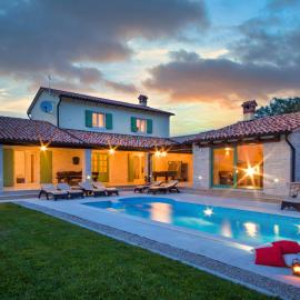 Villa Macarinka, a luxurious, private villa minutes from the beach
