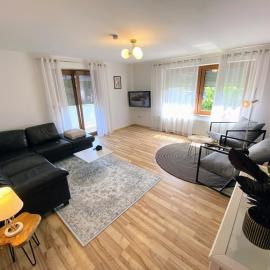 4 Zimmer Wohnung, 6 Bed, Küche, Waschmaschine, Wlan, Klima, Garden, free Parking, hotel en Tacherting