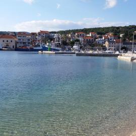 Holiday Home White House, hotelli kohteessa Sumartin
