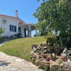Poly's hill-house close to the beach, hotel a Plépi