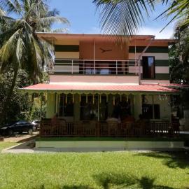 Bapunchi Wadi, beach-house