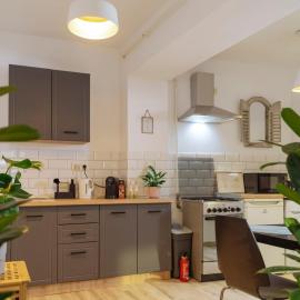 Urban Stillness - 3BD Hideaway