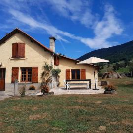 Maison de montagne avec vue sur Pyrenees, hotelli kohteessa Soulan
