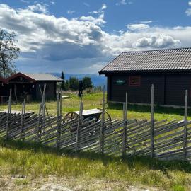 Trollvang, hytte med pool og sauna – hotel w mieście Dovreskogen