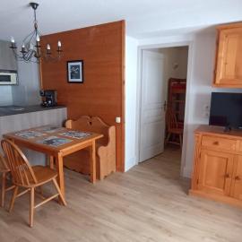 Appartement 2 chambres au pied des pistes de l'espace Diamant, khách sạn ở Flumet