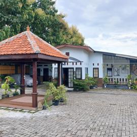 Homestay Rumah Akung, hotel em Ngadipuro