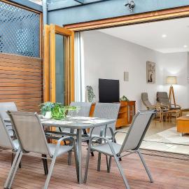 Urban Junction - Walk to Mawson Lakes Dining & Shops