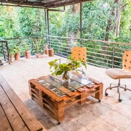 Rainforest Nest - KAHILOM, SAYA, JIVA Nest with Self-Service Breakfast, Outdoor Dining, Bats!