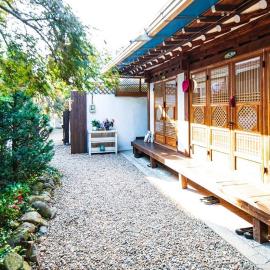Jeonju Onggi Jonggi Hanok Stay
