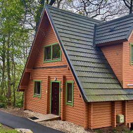 Acorn Lodge for Six with Hot Tub - Devon, hotel i Chudleigh