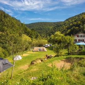 Tariche Centre de Vacances, hotel din Saint-Ursanne